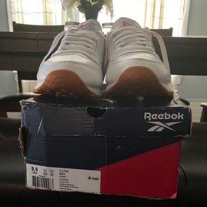 Reebok Classic gum bottom good condition no rips/ tears some wrinkling at toes